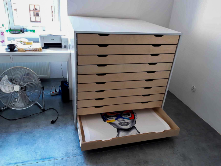 Cabinet with Drawers for Large-format Graphics